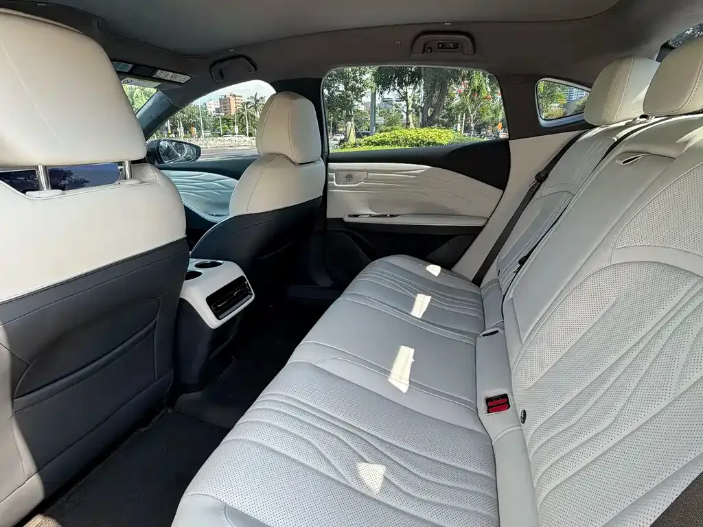 Geely Galaxy E8 2024 из CN, фото 2