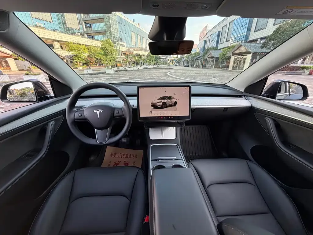 Tesla Model Y — фото 4
