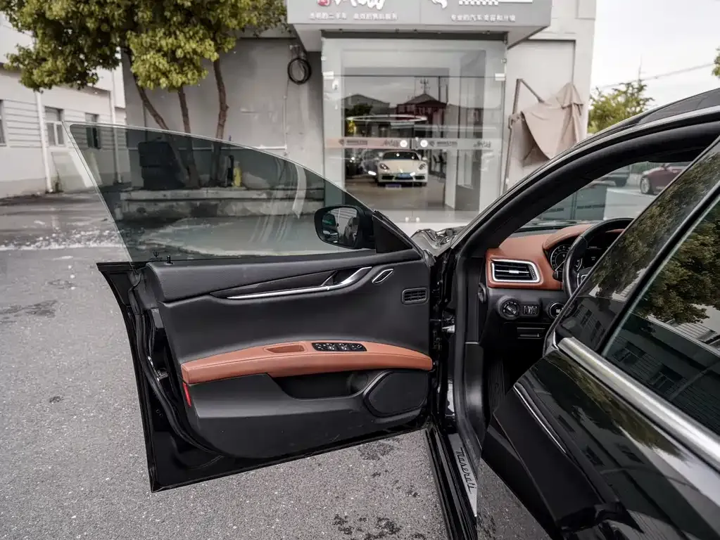 Maserati Ghibli — фото 10