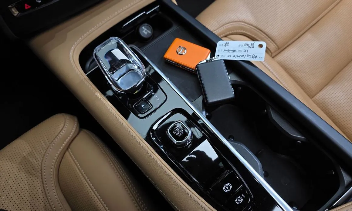 Volvo XC90 2023 из KR, фото 3