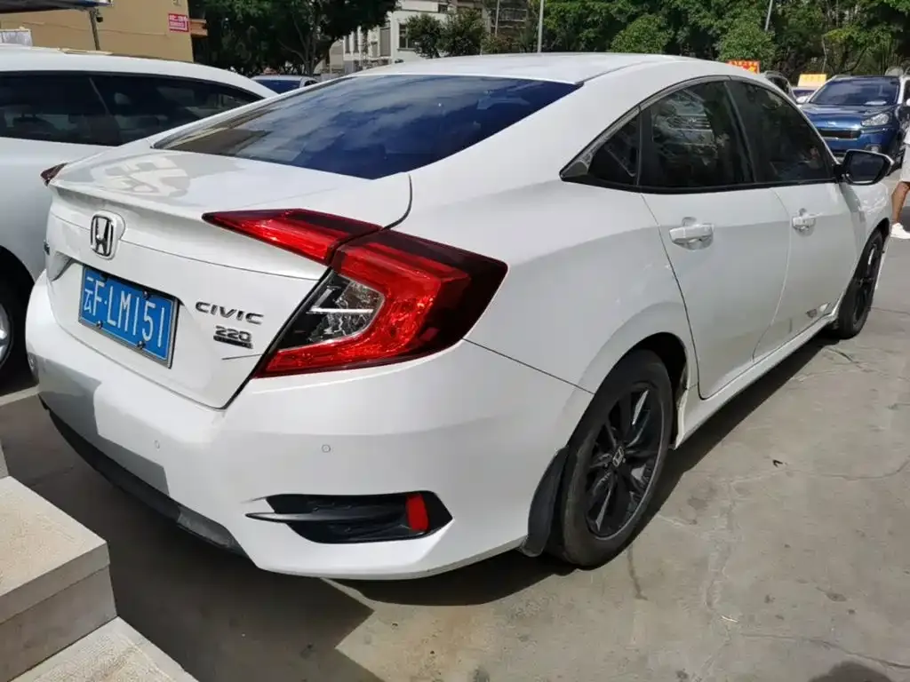 Honda Civic — фото 3
