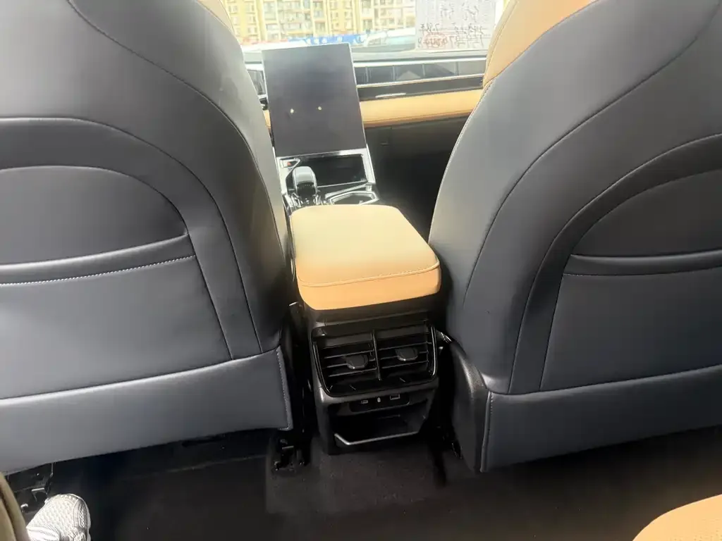 Geely Boyue L 2023 из CN, фото 3