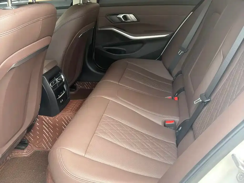 BMW 3 Series 2023 из CN, фото 3