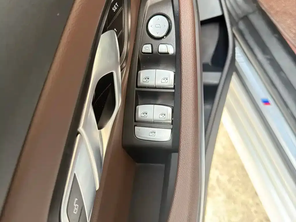 BMW 3 Series 2023 из CN, фото 9