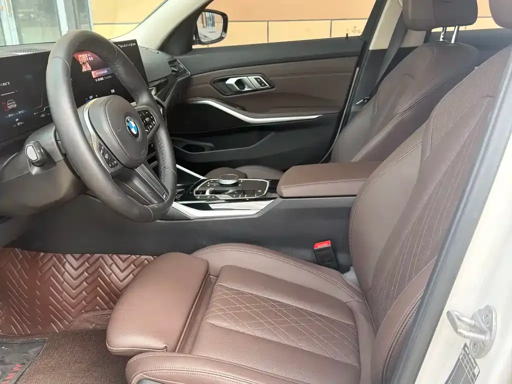 BMW 3 Series 2023 из CN, фото 4