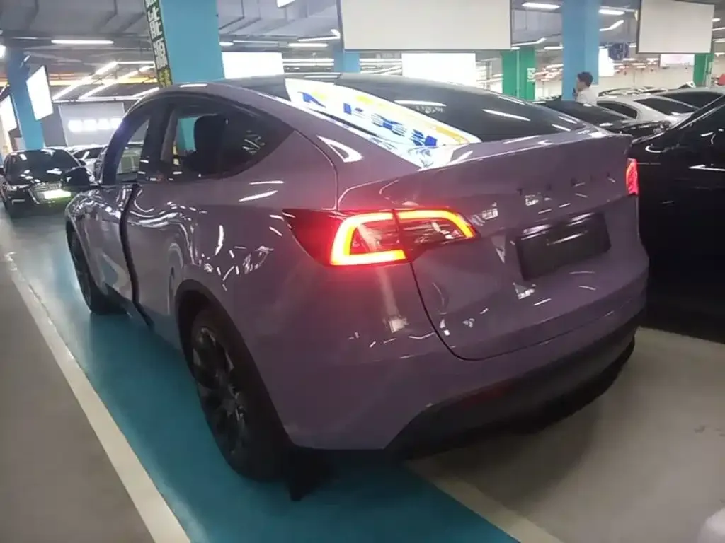 Tesla Model Y — фото 9