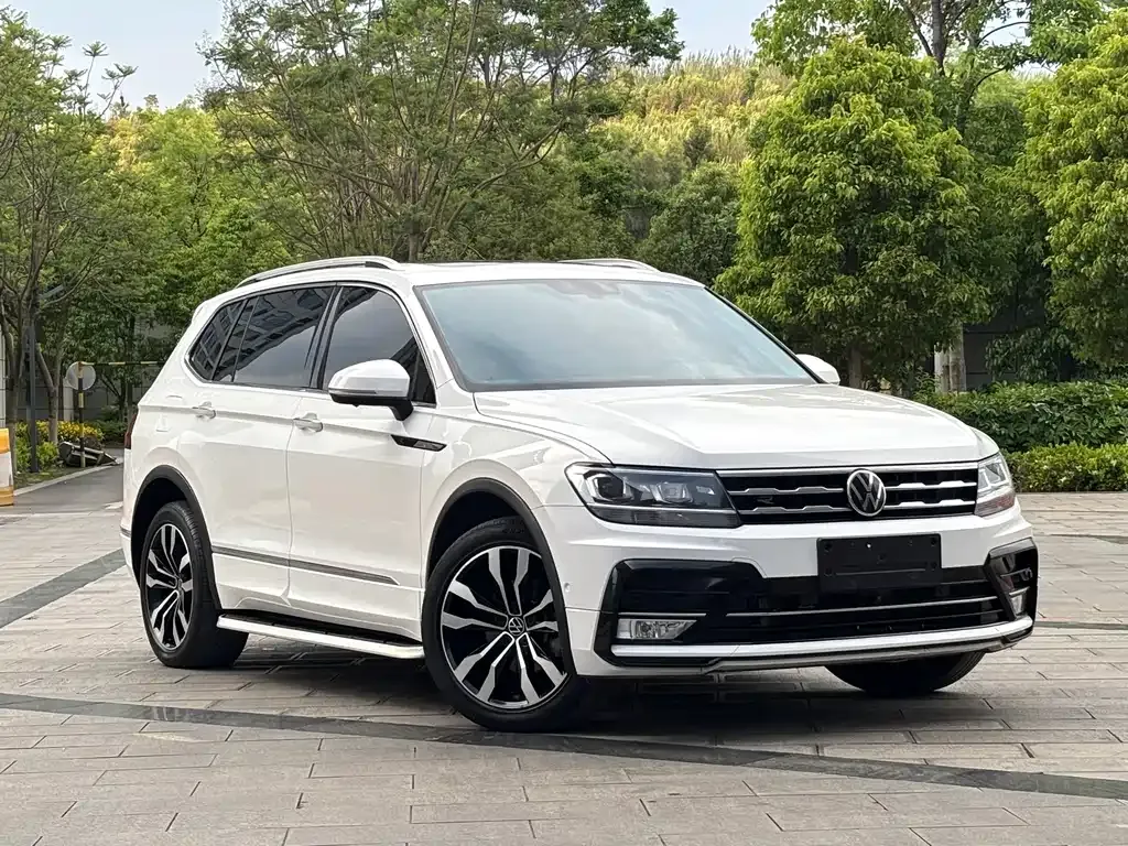 Volkswagen Tiguan L — фото 4