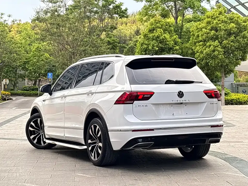 Volkswagen Tiguan L — фото 7