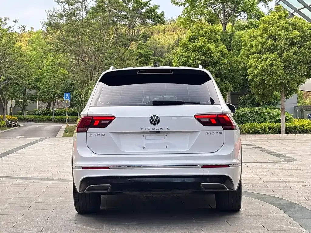 Volkswagen Tiguan L — фото 6