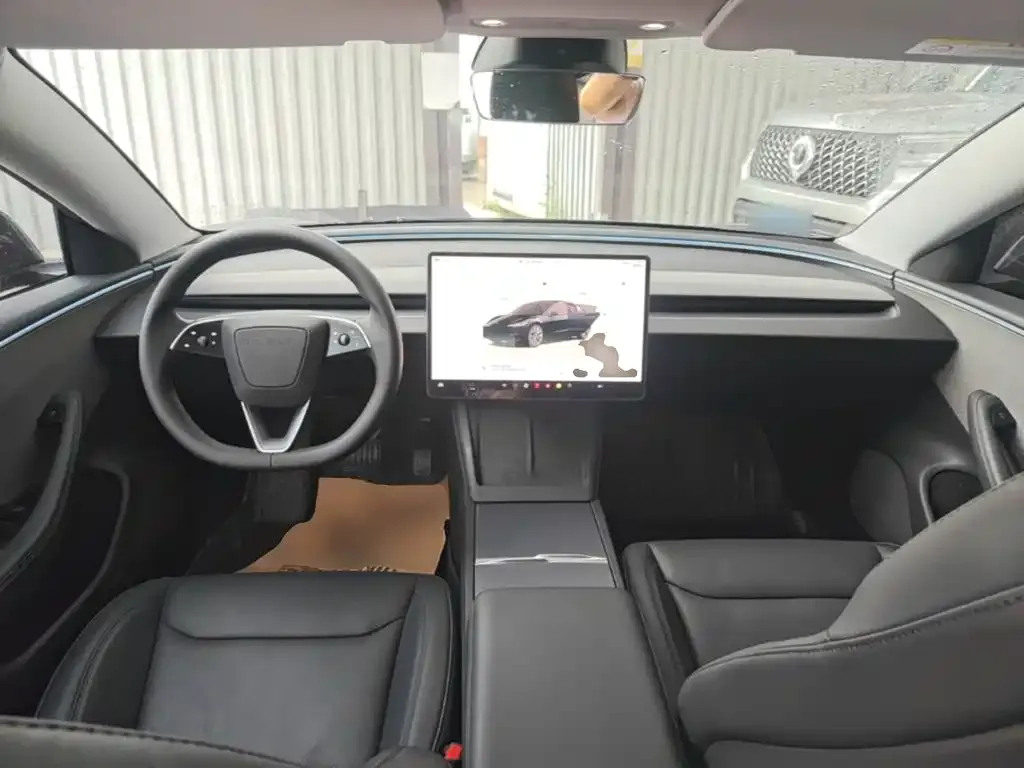 Tesla Model 3 — фото 3