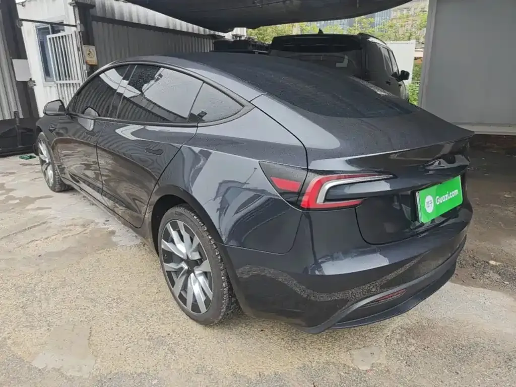 Tesla Model 3 — фото 10