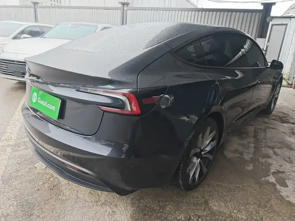 Tesla Model 3 — фото 6