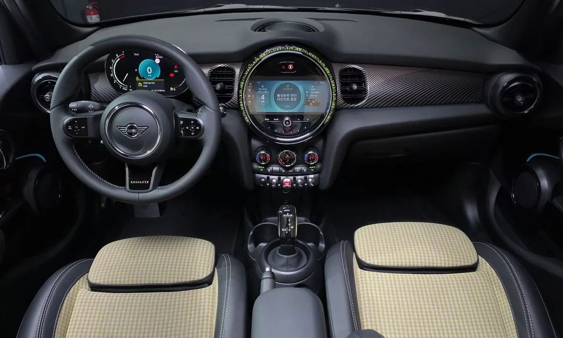 Mini Cooper 2023 из KR, фото 10