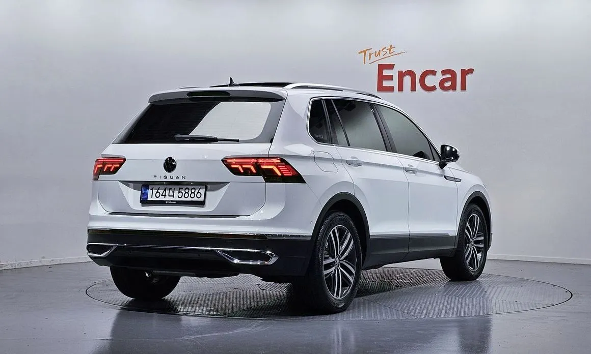 Volkswagen Tiguan — фото 9