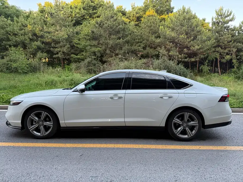 Honda Accord — фото 10