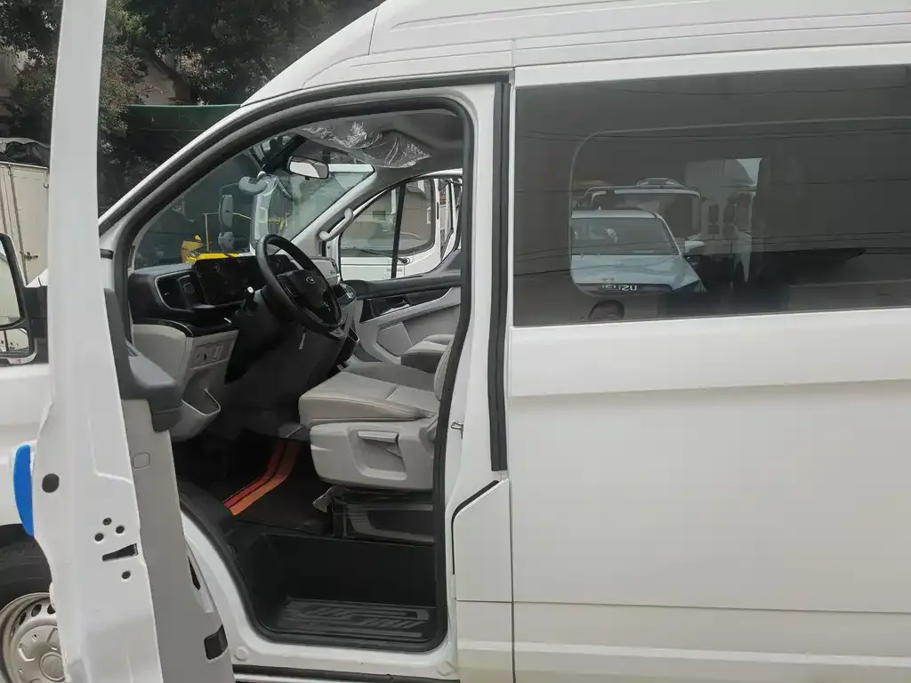 Ford Transit 2025 из CN, фото 2