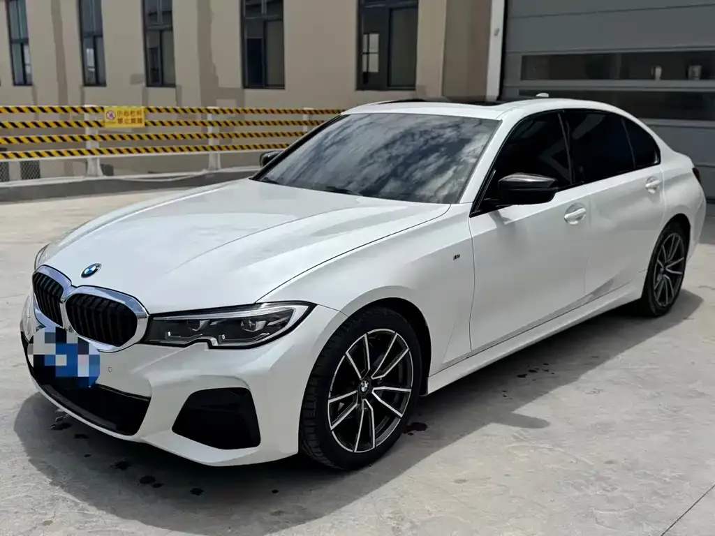 BMW 3 Series 2022 из CN, фото 1
