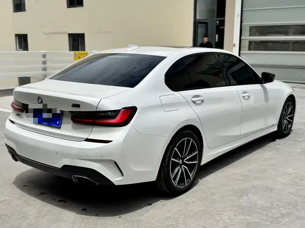 BMW 3 Series 2022 из CN, фото 8
