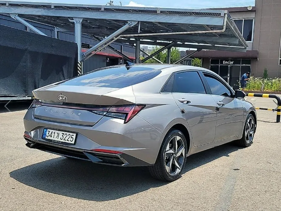 Hyundai AVANTE 2023 из KR, фото 10