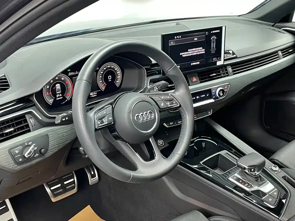 Audi A4L — фото 9