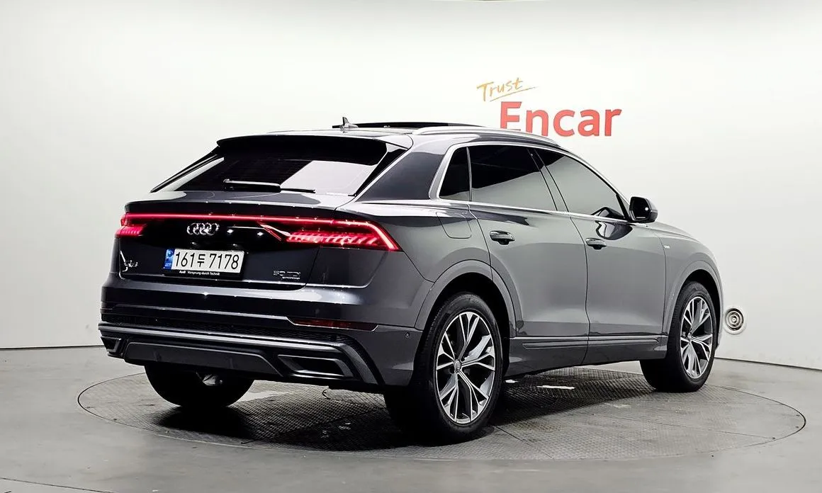 Audi Q8 2021 из KR, фото 6