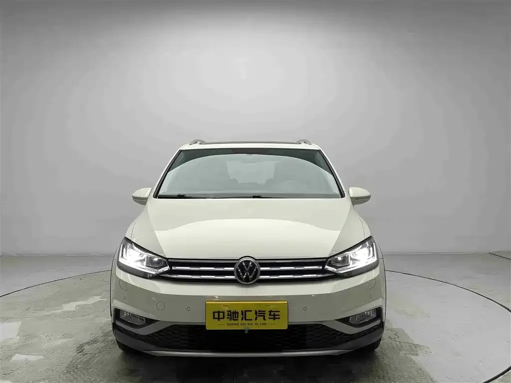 Volkswagen Touran 2021 из CN, фото 2