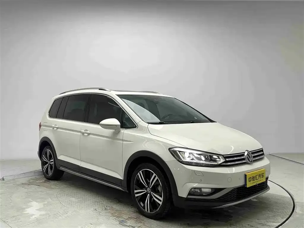 Volkswagen Touran 2021 из CN, фото 9