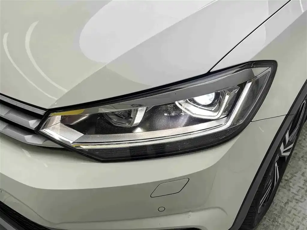Volkswagen Touran 2021 из CN, фото 6