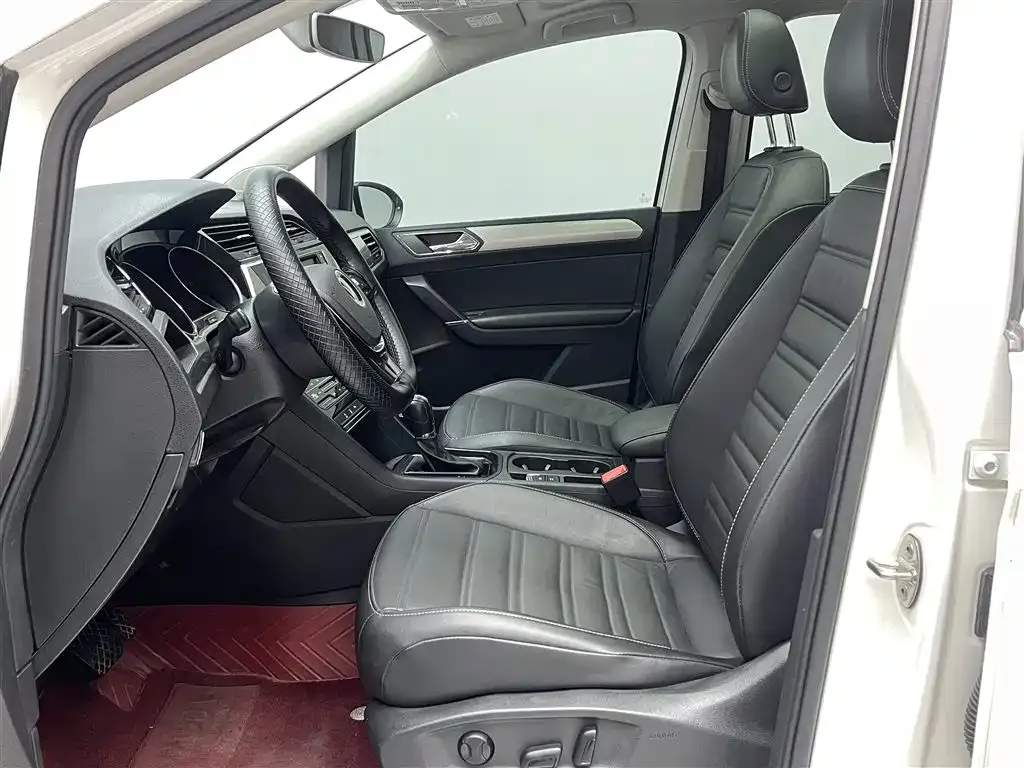 Volkswagen Touran 2021 из CN, фото 7