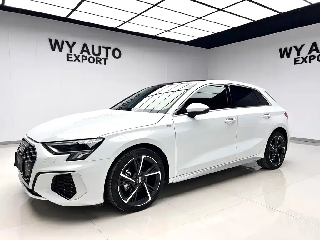 Audi A3 — фото 1