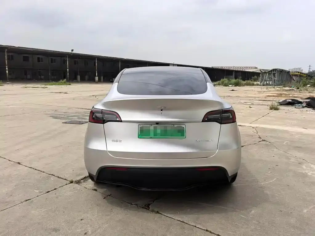 Tesla Model Y — фото 6