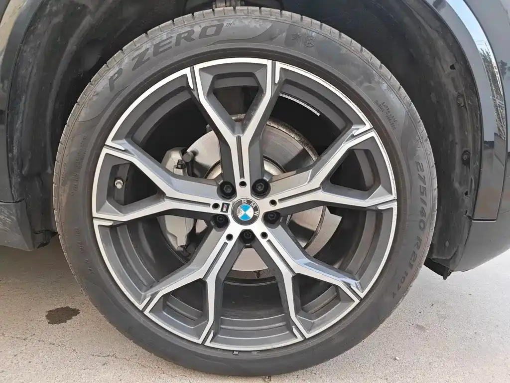 BMW X5 — фото 10