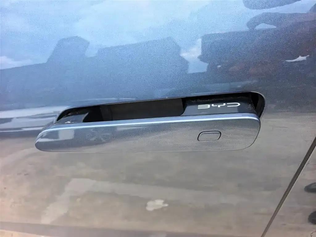 BYD Seal — фото 2