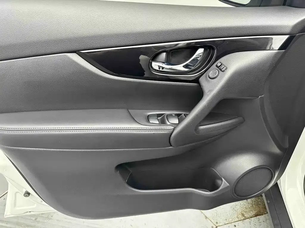 Nissan X-Trail — фото 10