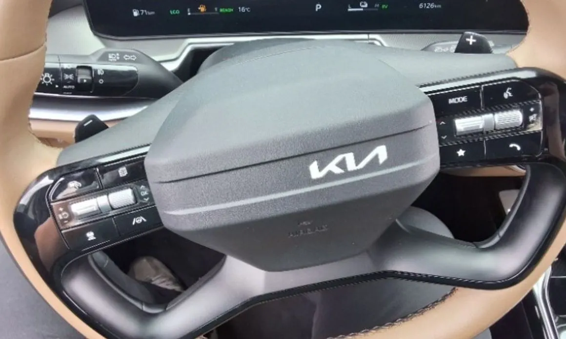 Kia Sorento — фото 8