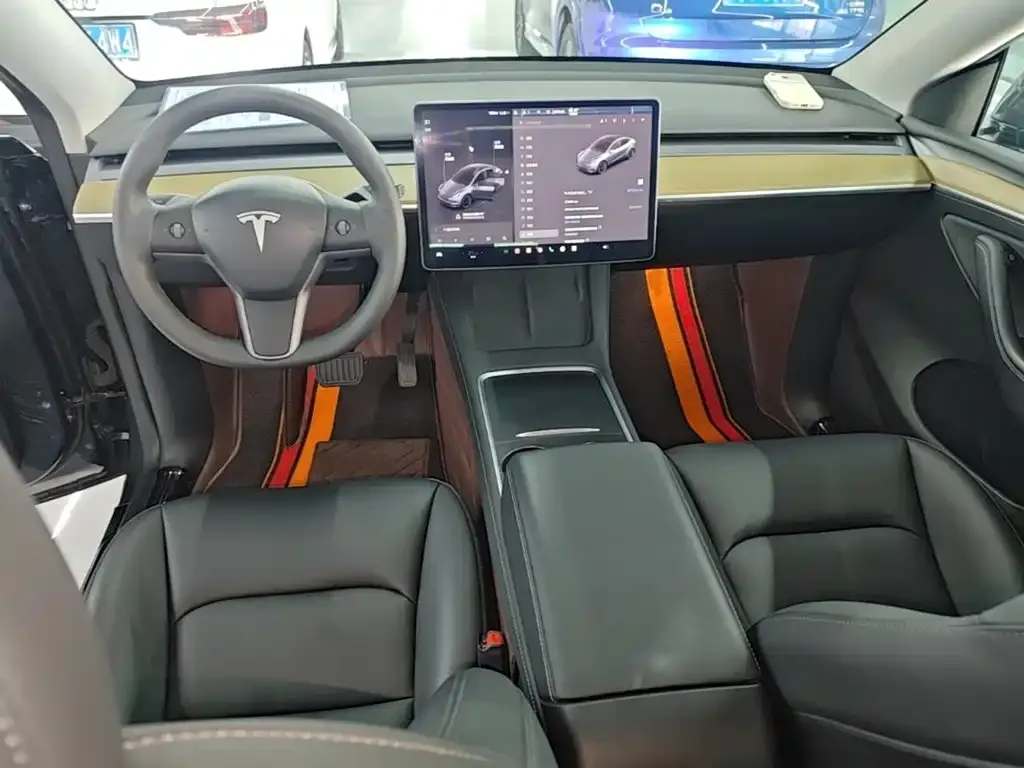 Tesla Model Y — фото 2