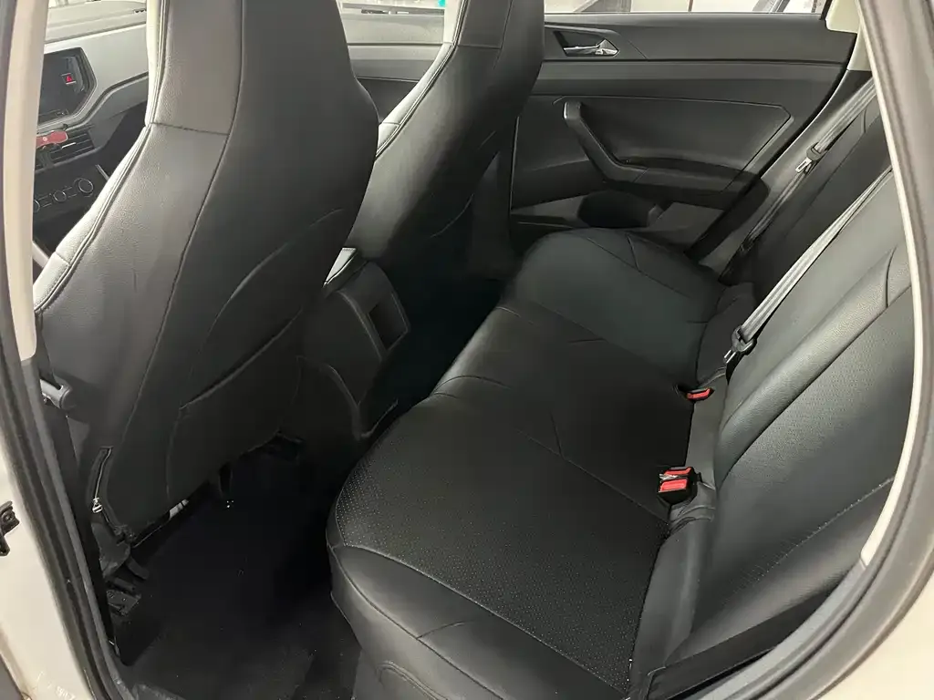 Volkswagen Polo 2023 из CN, фото 8
