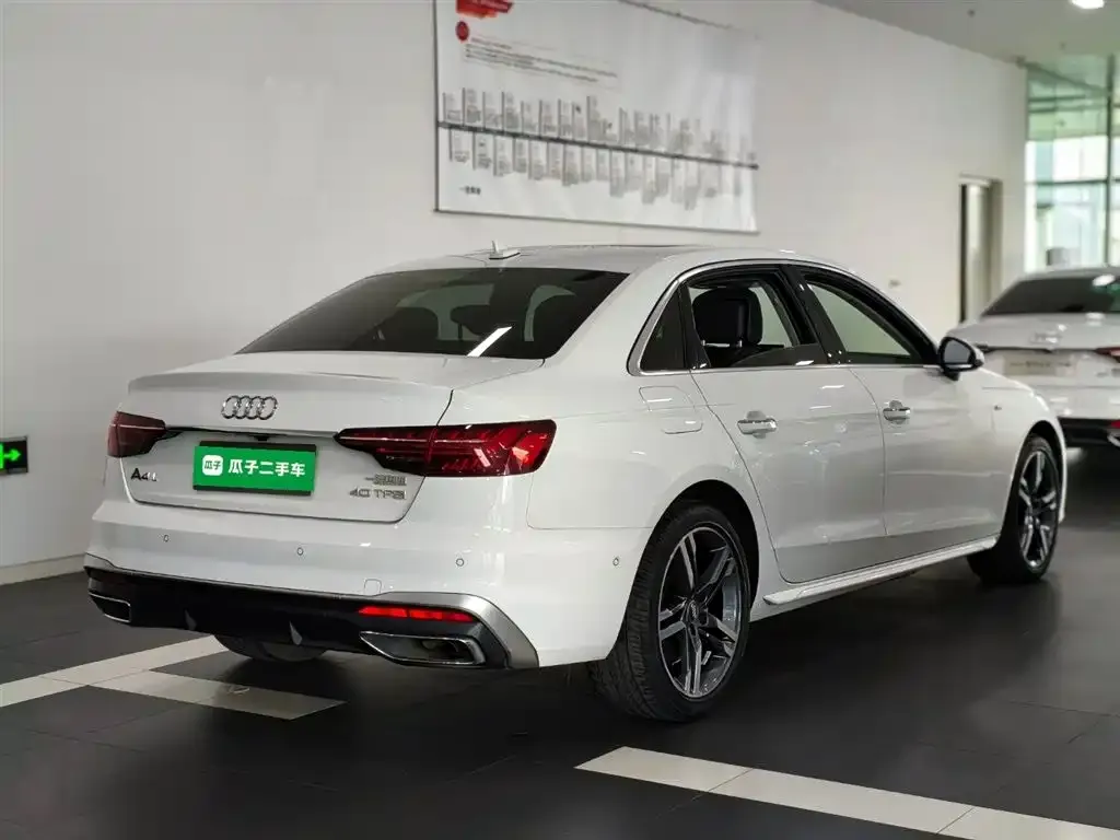 Audi A4L — фото 8