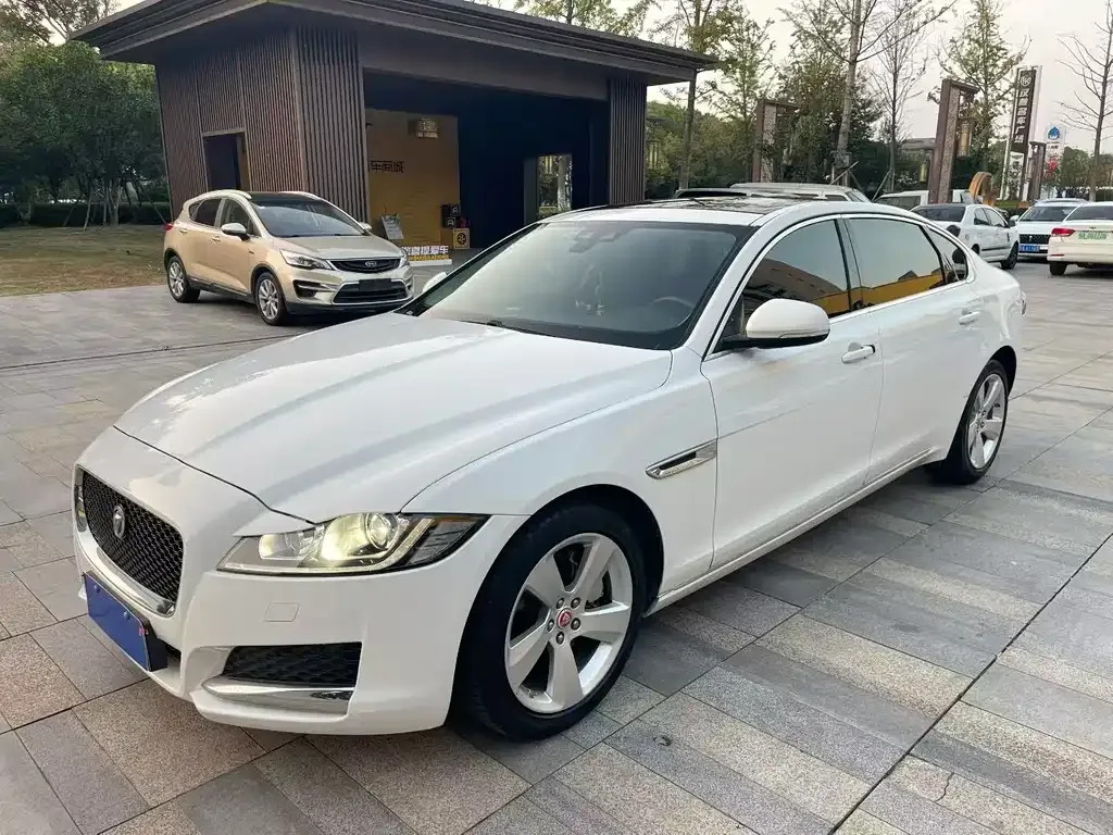 Jaguar XFL