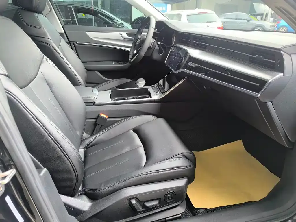 Audi A6L 2021 из CN, фото 3