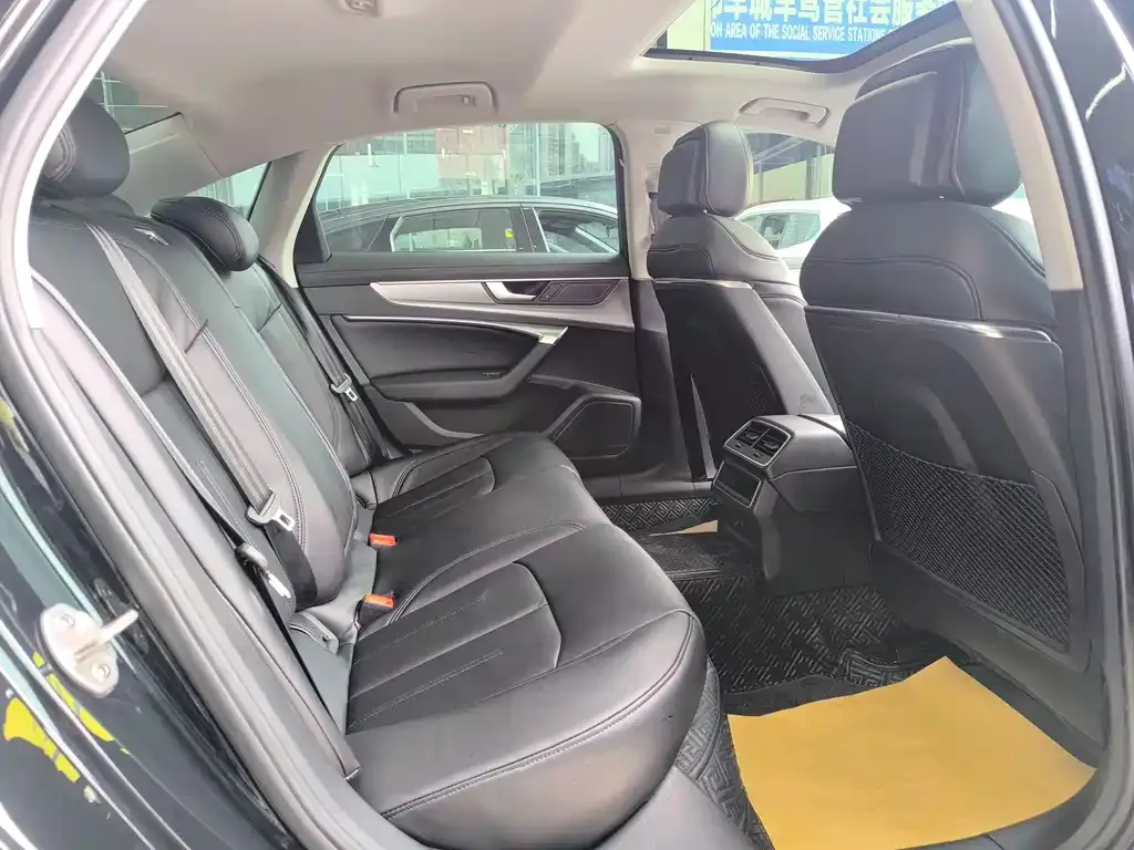 Audi A6L 2021 из CN, фото 10