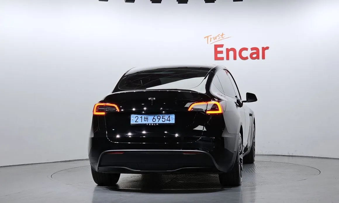 Tesla Model Y 2024 из KR, фото 2