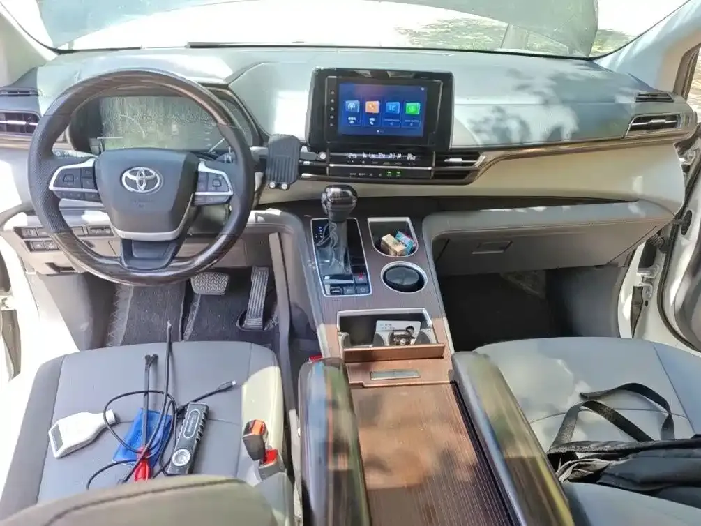Toyota Granvia 2024 из CN, фото 6