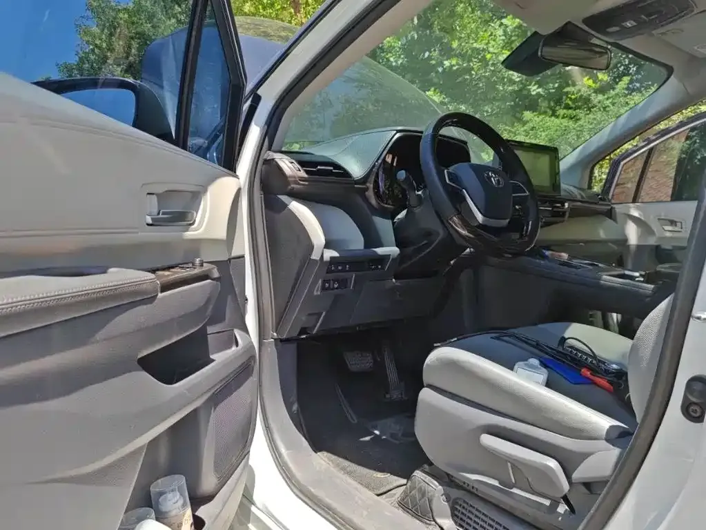 Toyota Granvia 2024 из CN, фото 3