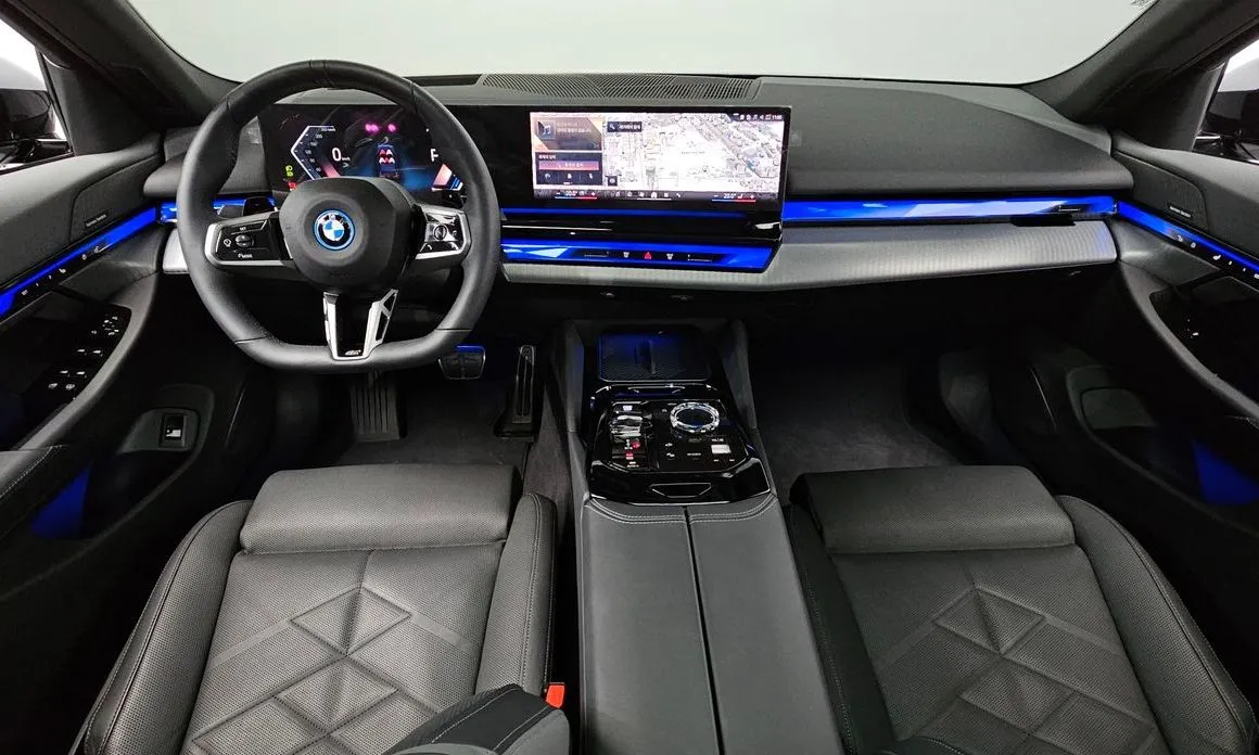 BMW 5-Series 2025 из KR, фото 7