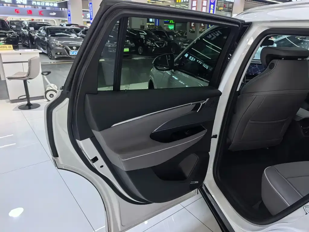 Buick E5 2025 из CN, фото 10