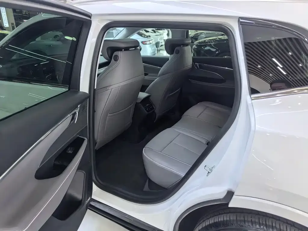 Buick E5 2025 из CN, фото 3