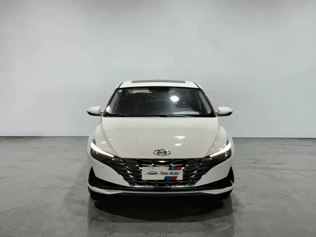 Hyundai Elantra — фото 4