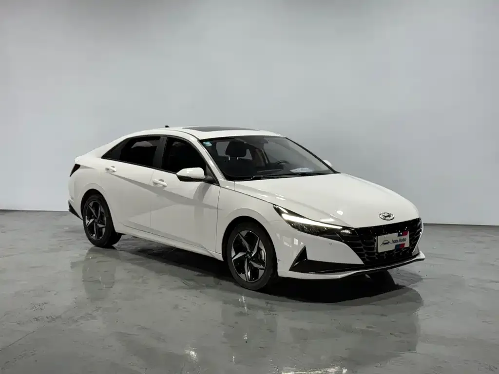 Hyundai Elantra — фото 6