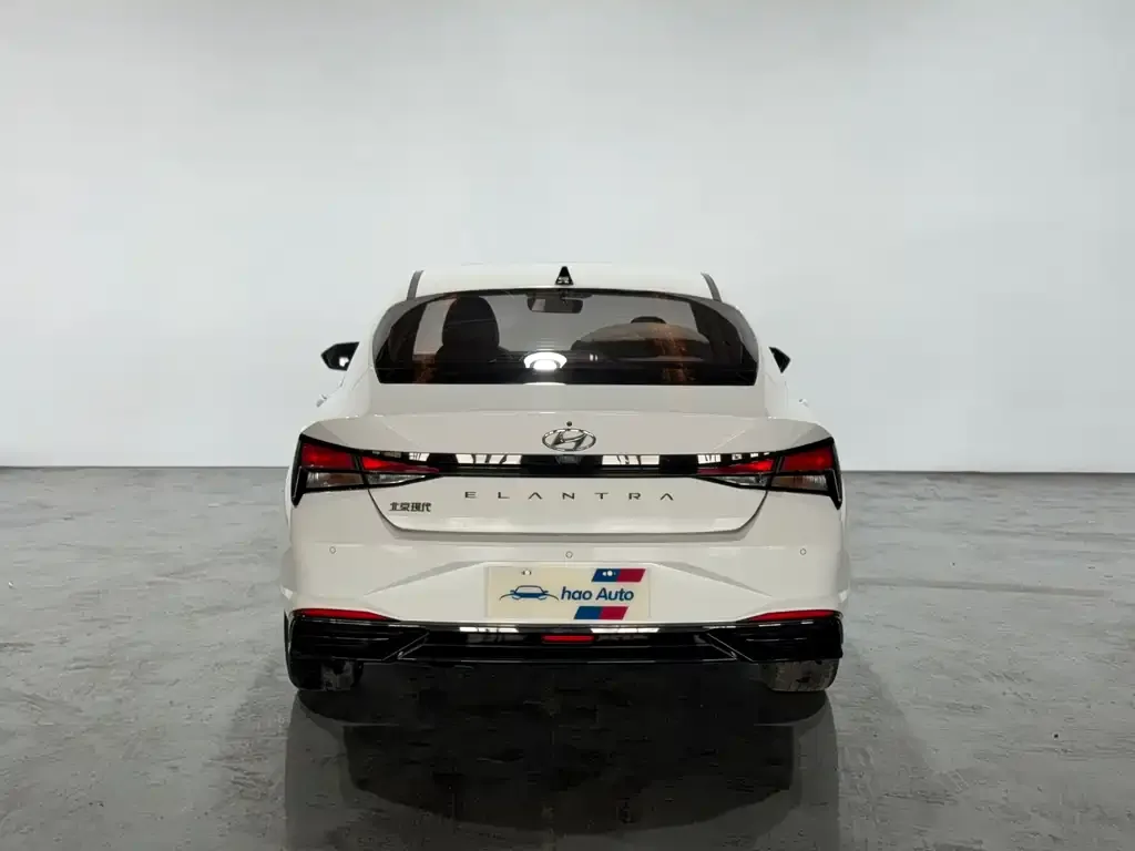 Hyundai Elantra — фото 3